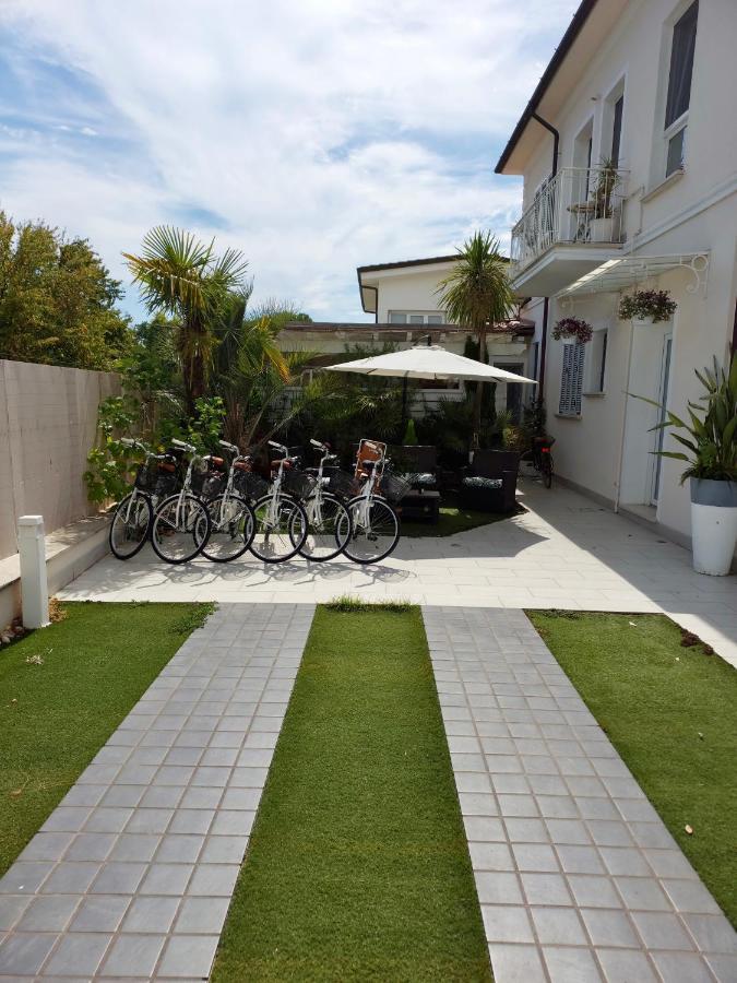 La Brise Hotel Marina di Pietrasanta Exterior photo