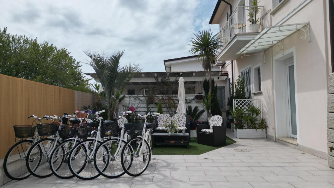 La Brise Hotel Marina di Pietrasanta Exterior photo