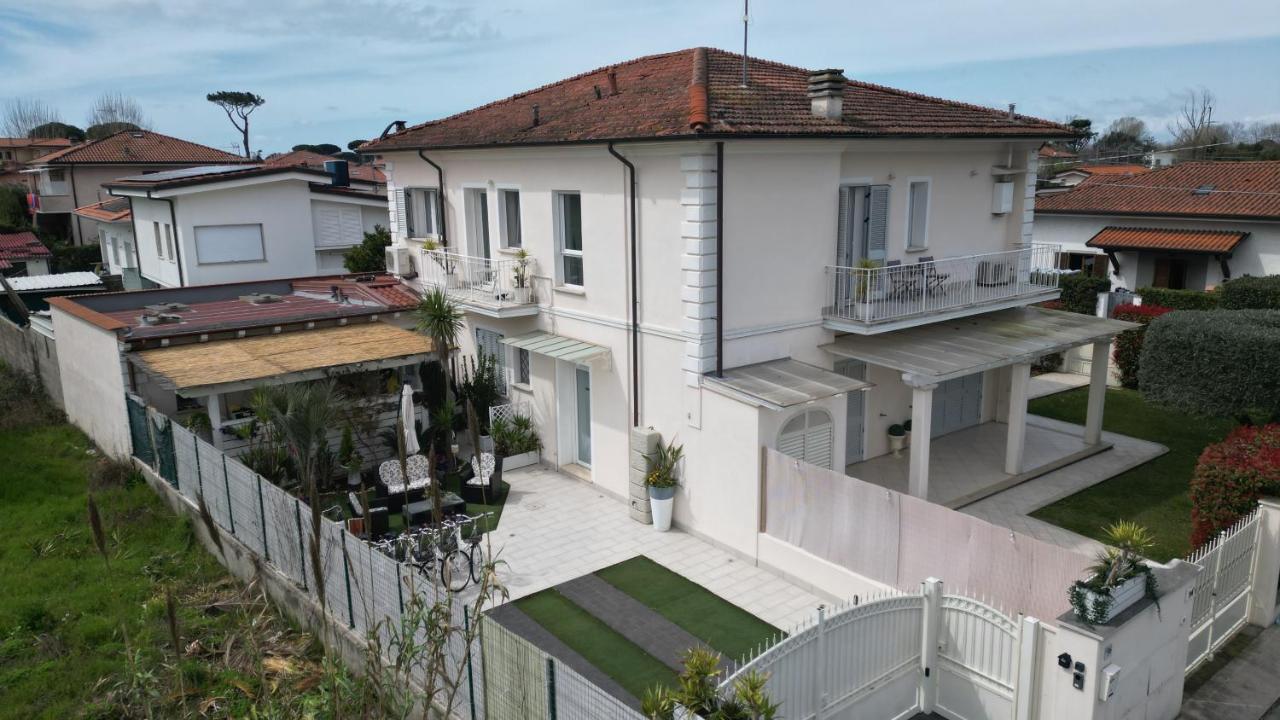 La Brise Hotel Marina di Pietrasanta Exterior photo