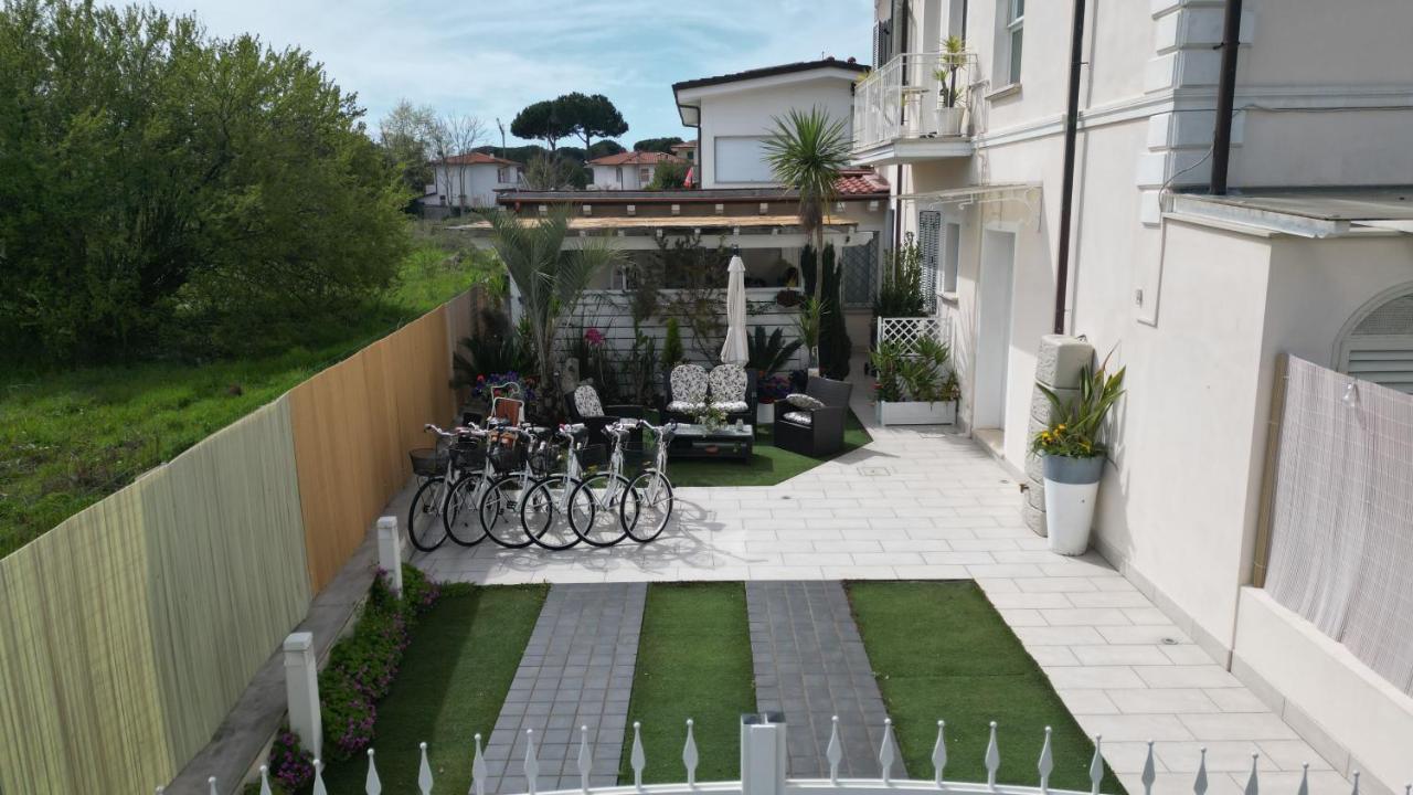 La Brise Hotel Marina di Pietrasanta Exterior photo